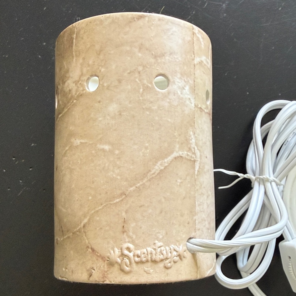 Scentsy Beige Marble Electric Warmer